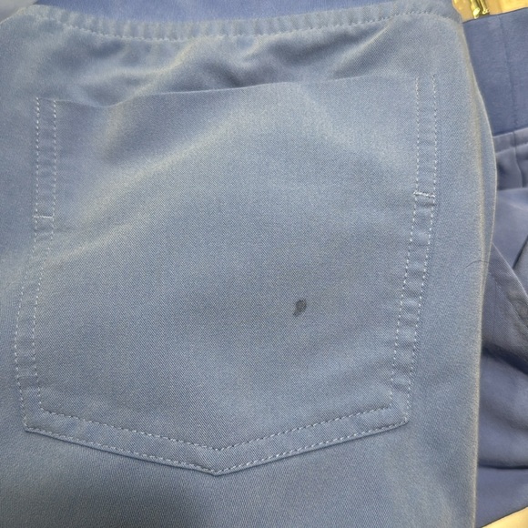 Figs scrub bottoms, 4 of them in total $25 each; price is listed for 4 in total. - Picture 10 of 10